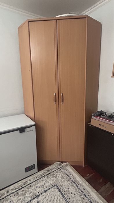Продам угловой шкаф