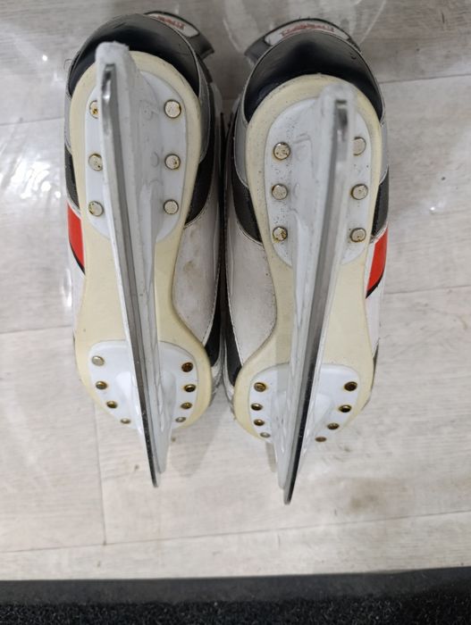 Хоккейные Коньки