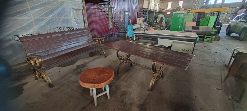 Стол со скамейкой