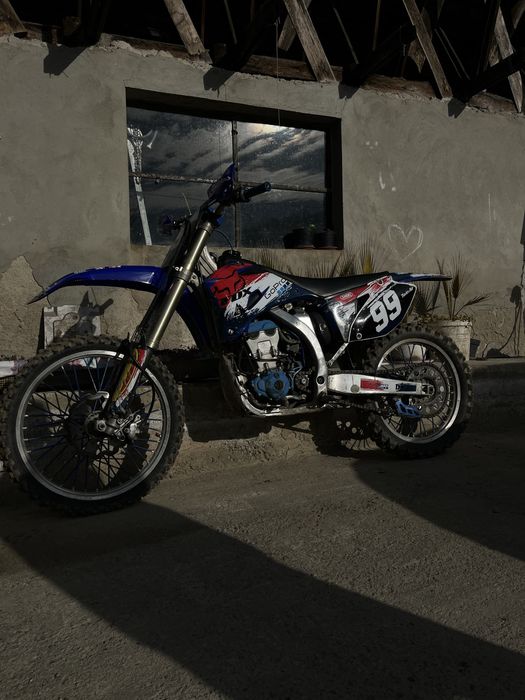 yamaha yz250f 4t (vand sau schimb cu un alt cross)