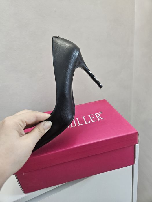 Продам новые туфли 37 размер