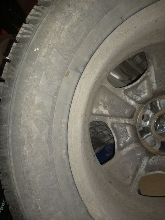 Продам зимние шины