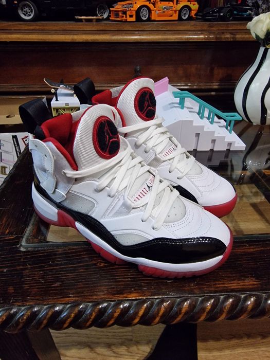 Adidasi Jordan two trey 40