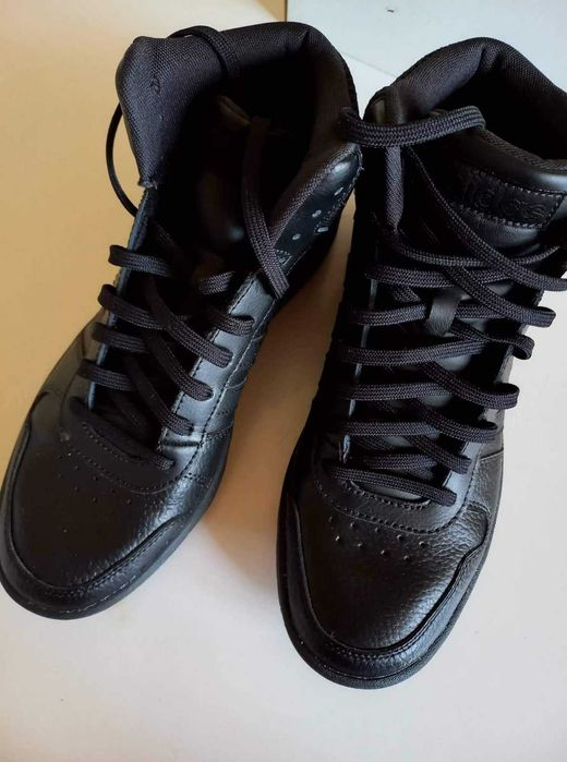 Продавам мъжки спортни обувки ADIDAS