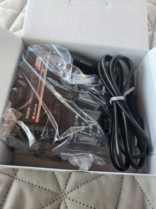 Зарядно устройство Eınhell 3A, 20V