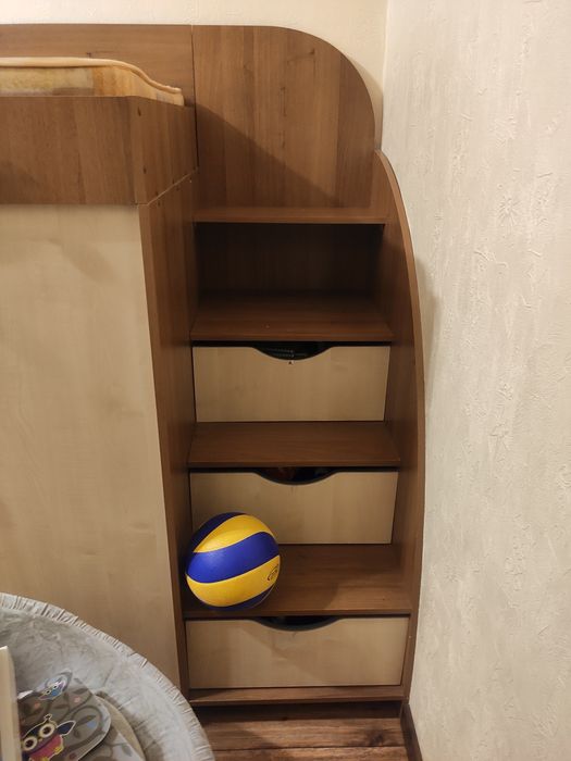 Продам мебель в детскую комнату