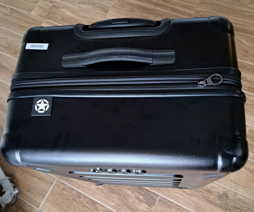 Твърд куфар Jeep 71см