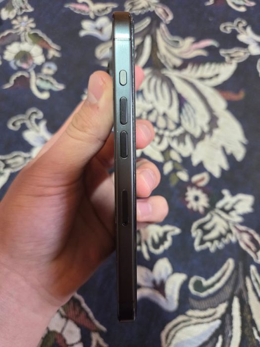 Продам iPhone 15 Pro