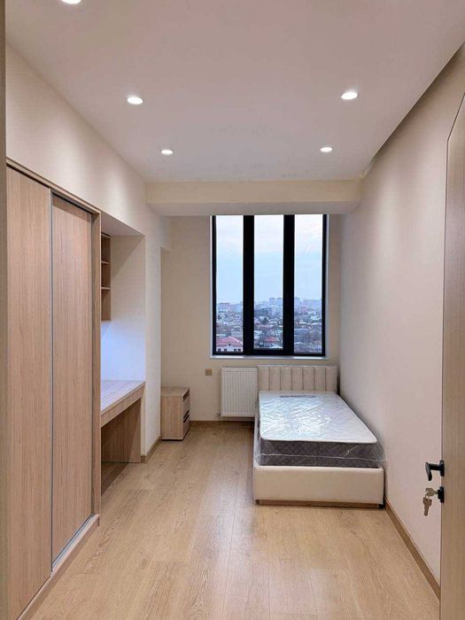 Сдам в аренду новую 3х комнатную квартиру в центре