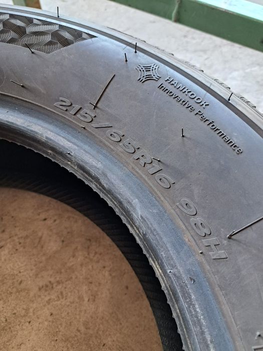 1 anvelopă iarnă 215 65 r16 Hankook