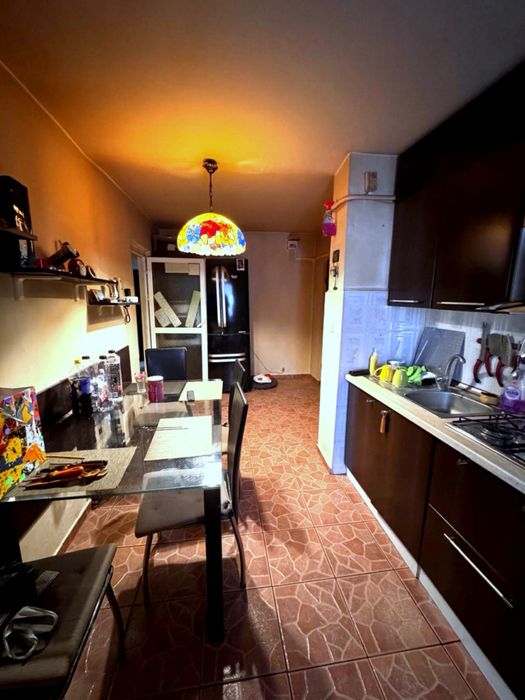 Vand apartament decomandat, parter, zona Bazar, ideal locuit sau inves