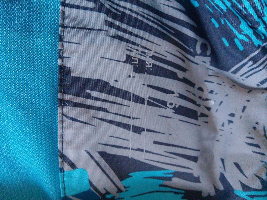 продам детскую курточку