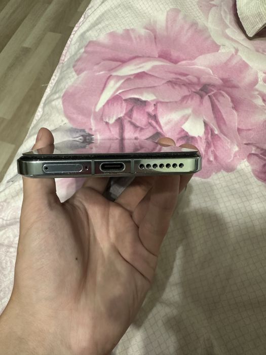 Телефон xiaomi 14 pro