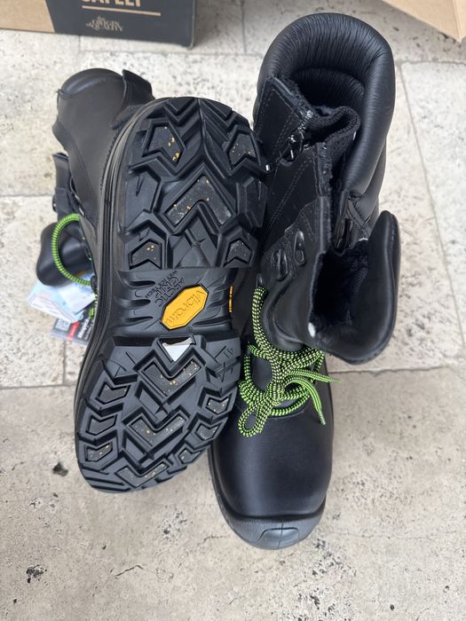 Bocanci pt lucru sixton