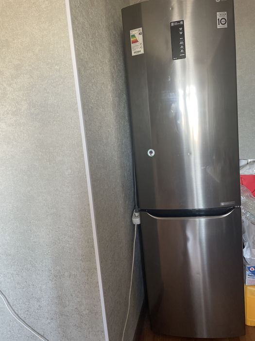 Продам холодильник