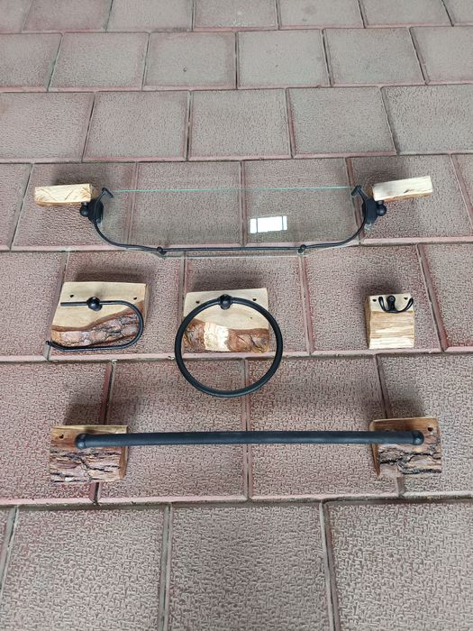 Accesorii baie negre și arginti