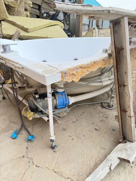 Ванна угловая джакузи