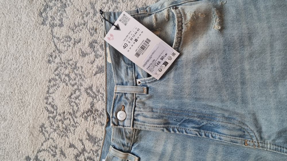 Blugi Zara ,nou cu eticheta