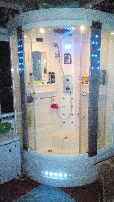 Продаю полу благоустроенный дом