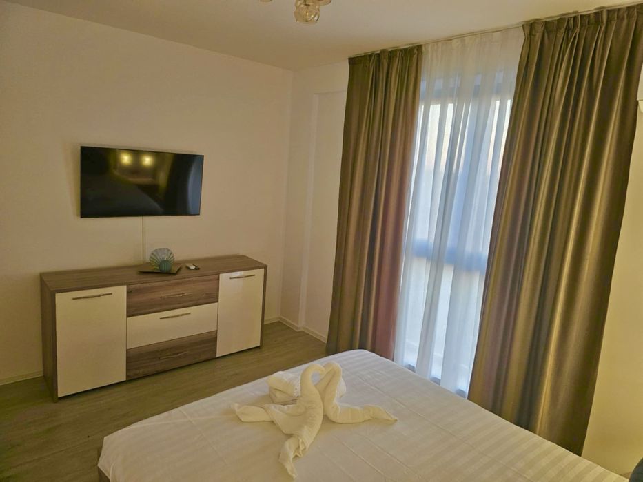 Vand apartament cu 2 camere ,baie ,balcon .baile felix