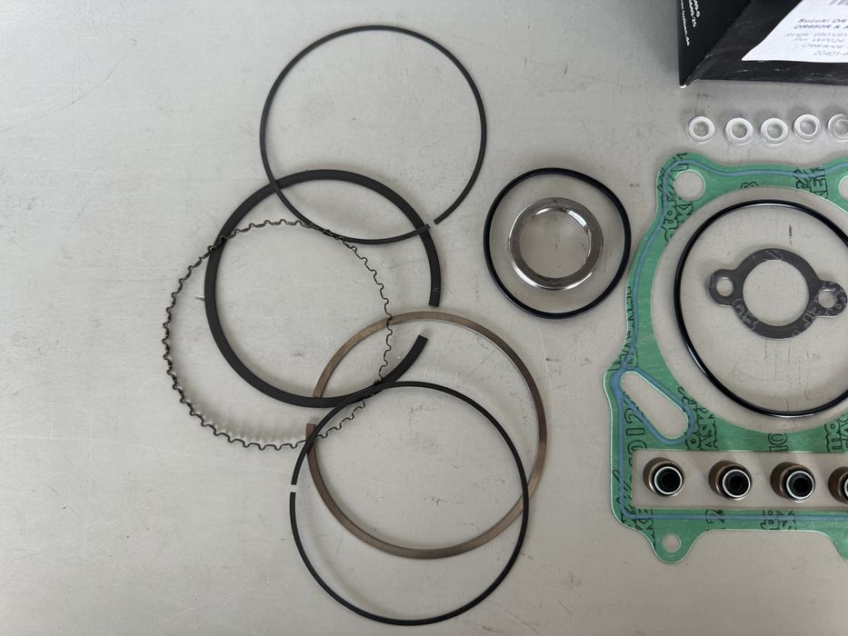 Бутало с Гарнитури Suzuki DR600/DJEBEL-85-89  /DR650/DR650R 90-95