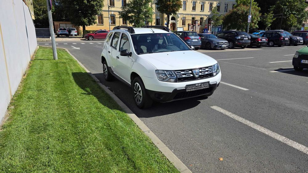 Vand/Schimb/Rate Dacia Duster 2015 1.5DCI clima Android camera senzori