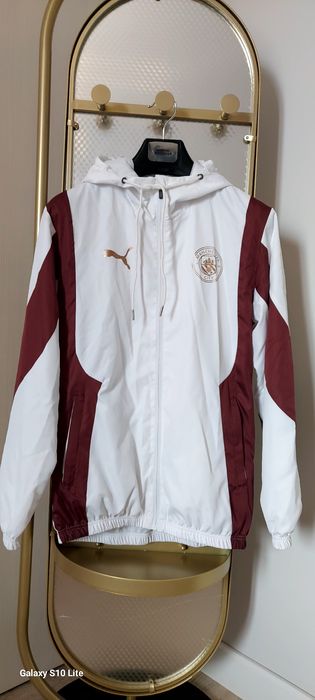 Куртки , ветровки разные