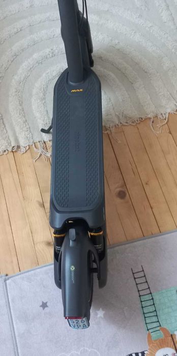 Електрическа тротинетка Segway Ninebot KickScooter MAX G2 E