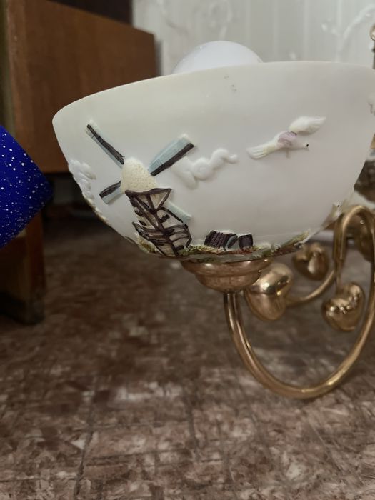 Продам люстру самовывоз