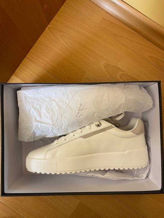 Нови Оригинални Обувки Couture Club Размер 44