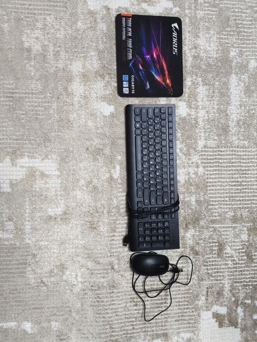 Продаю комплект проводная мышь,клавиатура и коврик