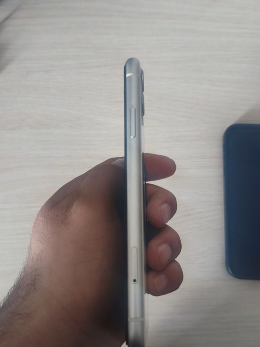Iphone 11 в хорошем состоянии