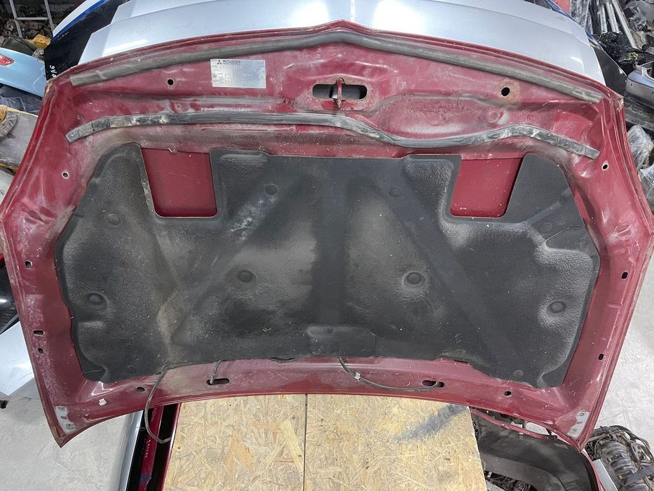 Капот Митсубиси Лансер 9