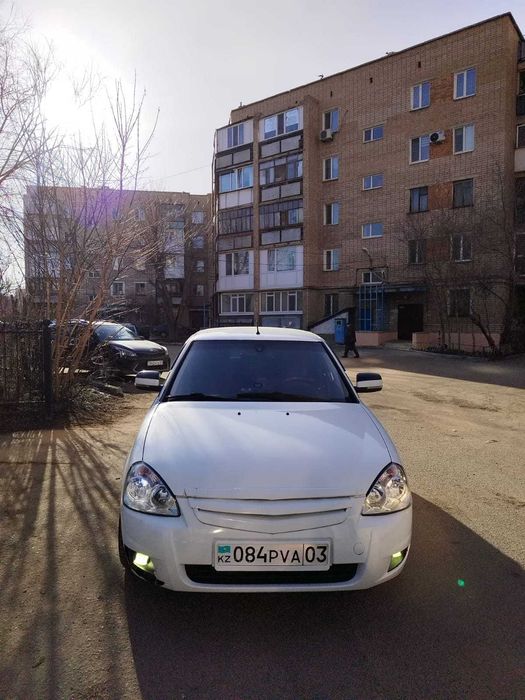 Продам приору седан