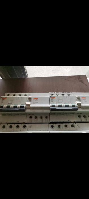 Автоматични превключватели