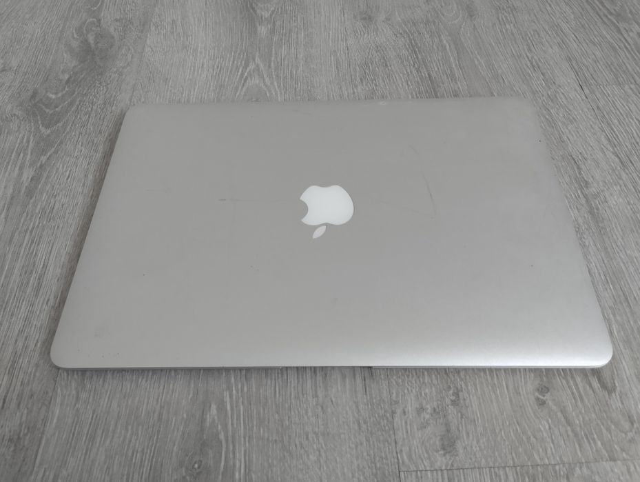 Продам MacBook Air.