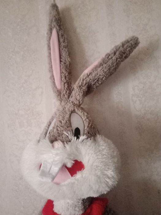 Заяц , рост  110 см .