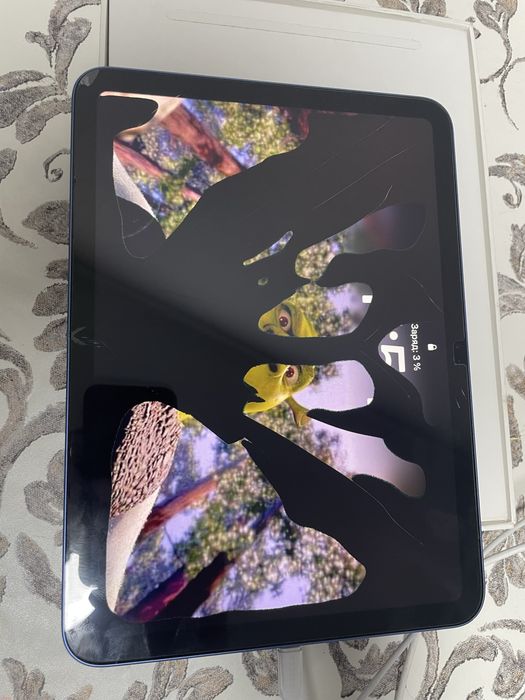 Прдам iPad 10 поколения 64GB