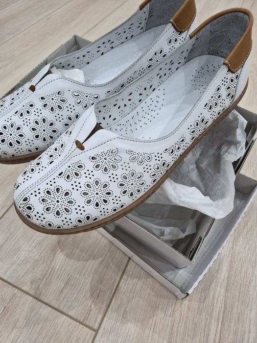 Продаю обувь 40 размер