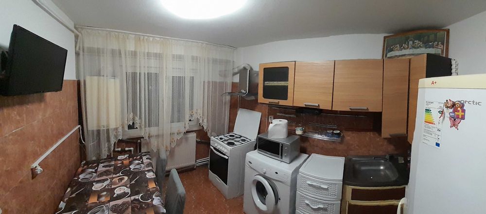 Vand apartament 2 camere etaj 2