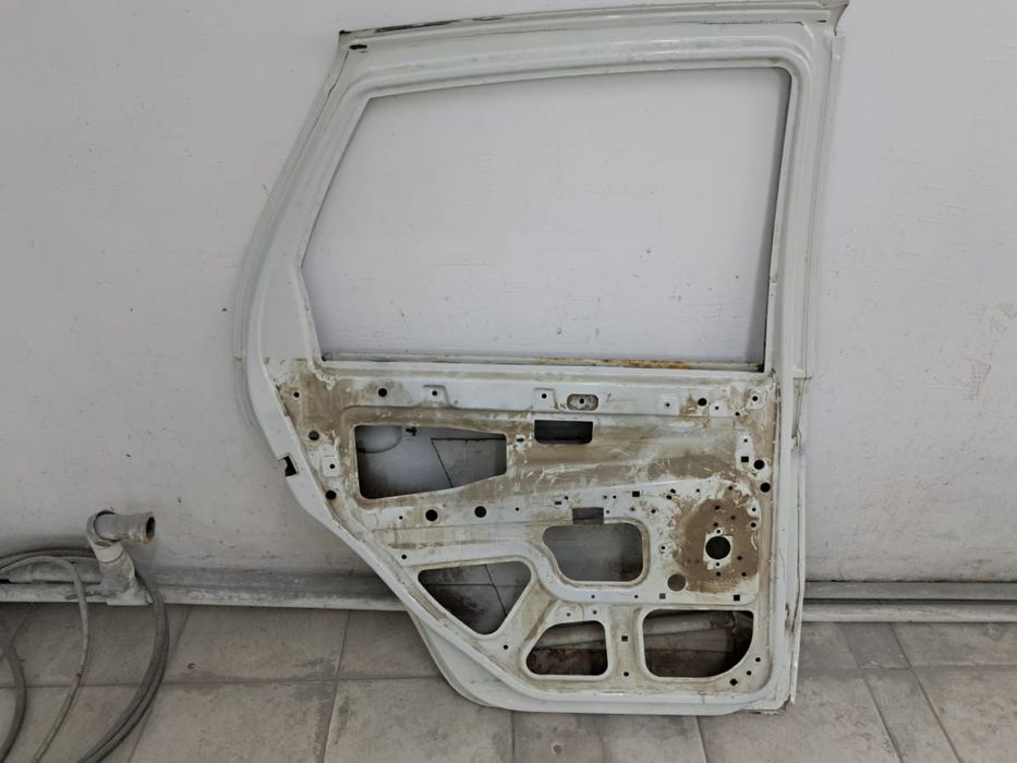 Дверь от Лада гранта