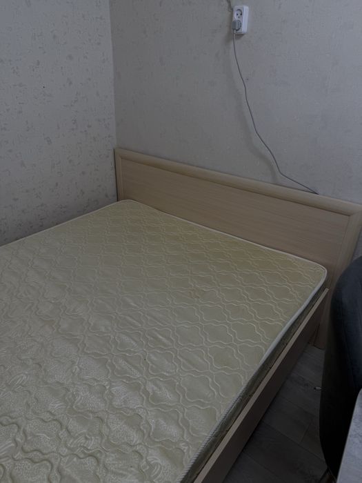Двухспальняя кровать