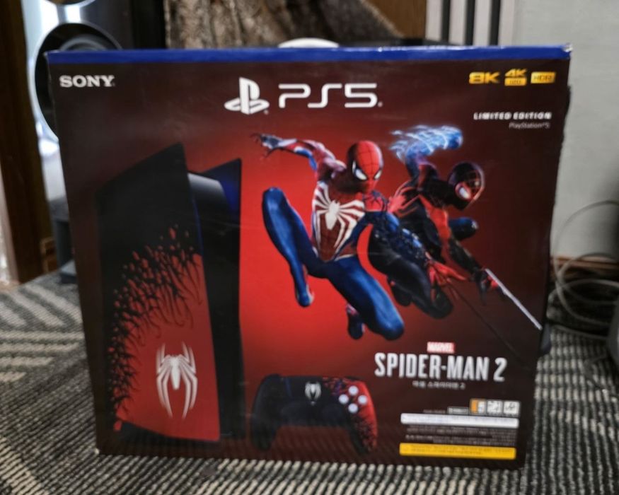 Игровая консоль Sony PlayStation 5 Spider-Man 2 Limited Edition.