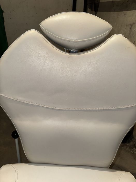 Стол за педикюр - кожен