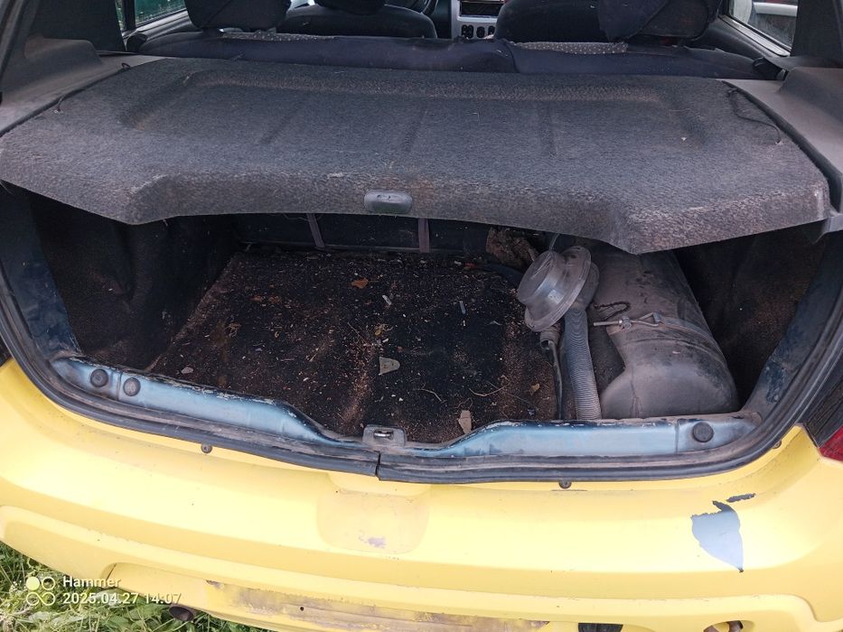 Продавам dacia sandero 1.6 газ бензин на части