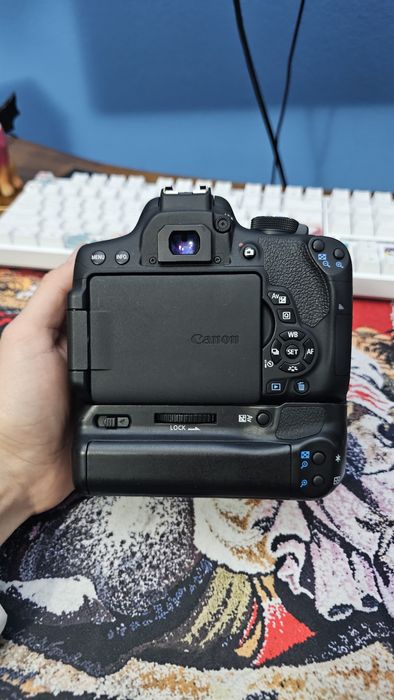 Camera Canon Eos 750D Marginenii de Sus • OLX.ro