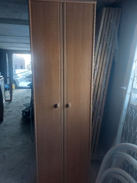 Шкаф обоев  и есік