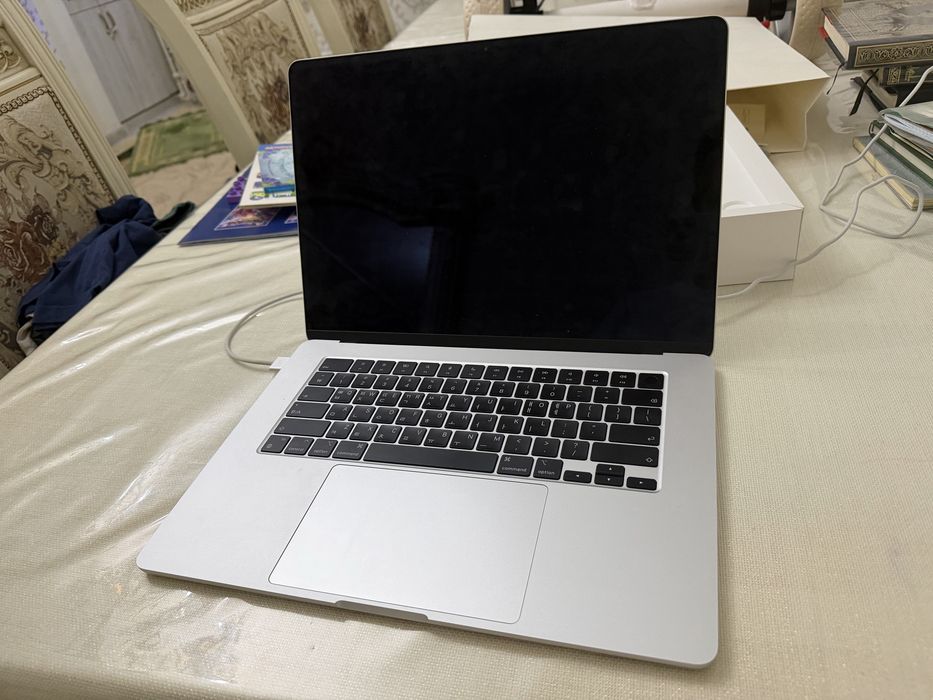 MacBook Air 15 M2 8/256