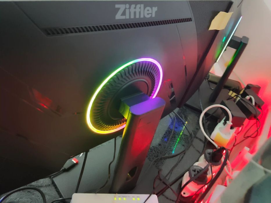 Монитор Zifler 24zc100-24 dyum сотилади