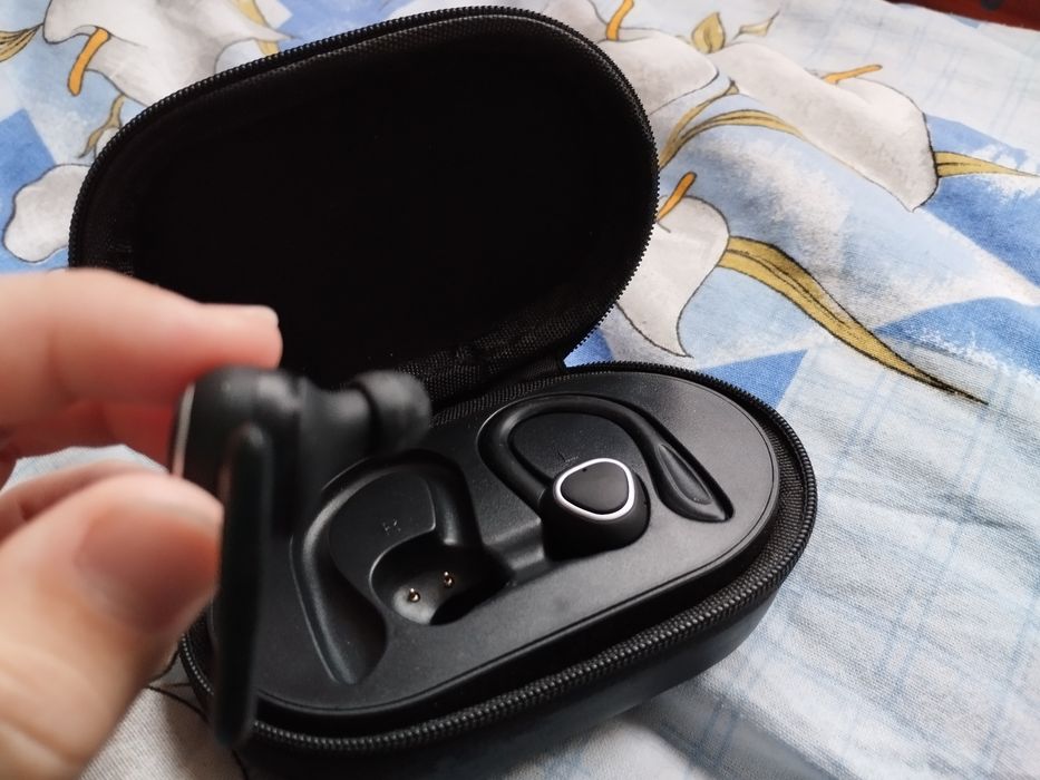 Продавам бутут слушалки oulsar®